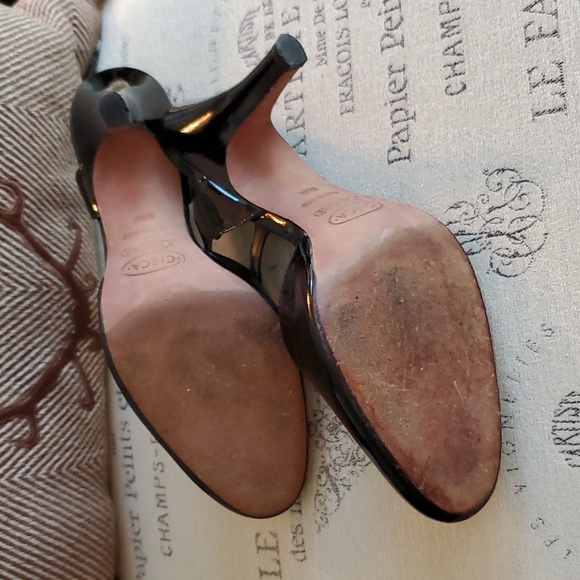 Black patent 8.5 t-strap heels with buckle - Picture 6 of 8